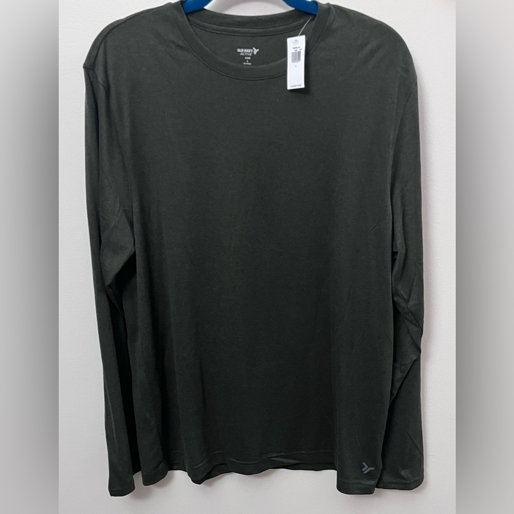 NWT Old Navy Hunter Green Men’s Long Sleeve Tee